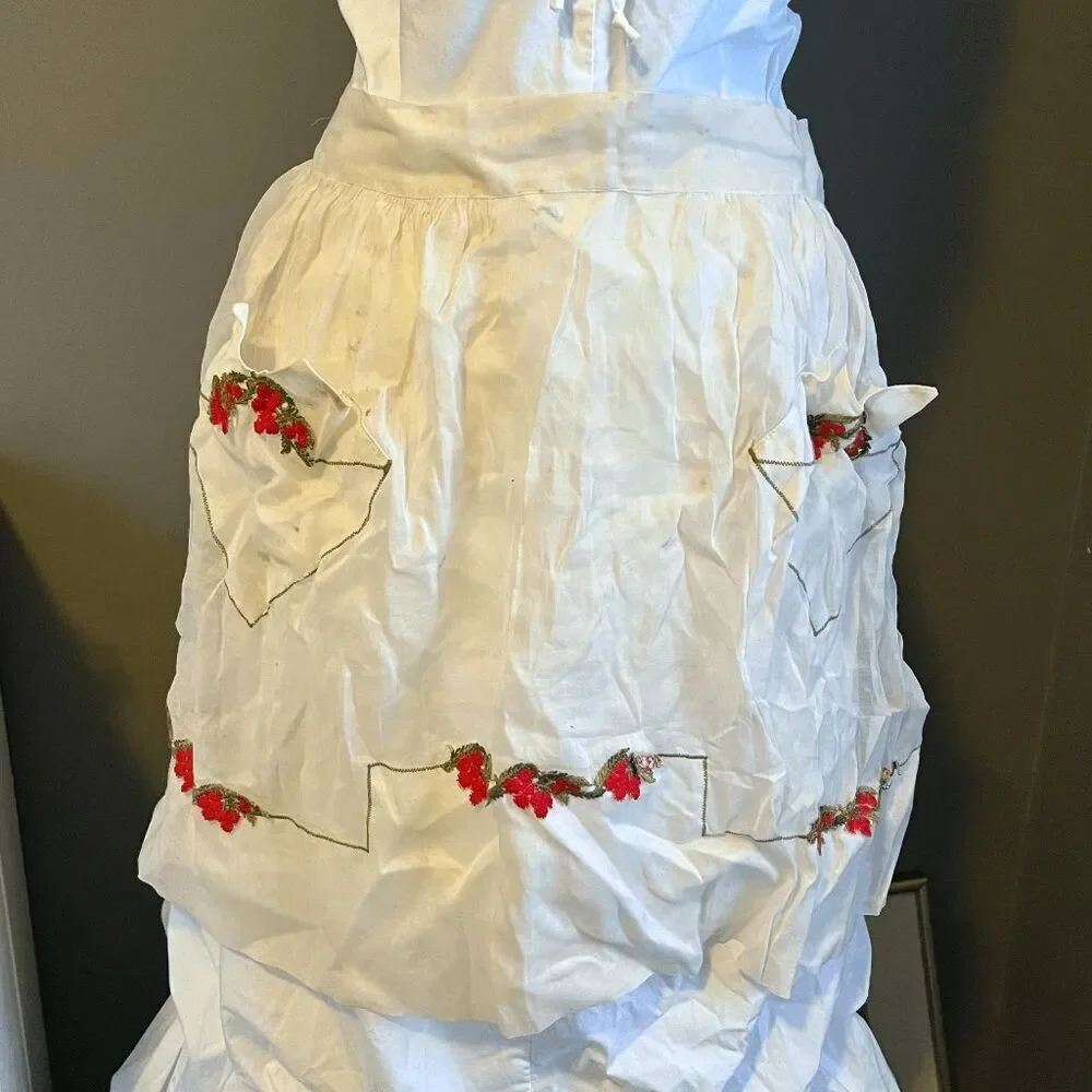 VTG 1950s Sheer Hostess Apron Embroidered Valentine Carmen Lee Cotton